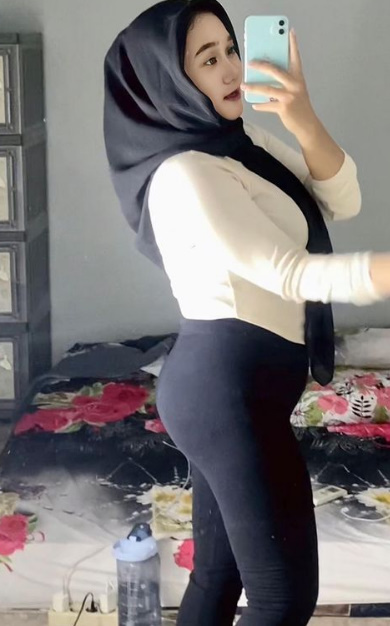 looking makes it hot_63