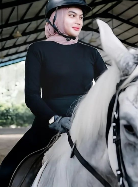 looking makes it hot_63