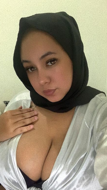 looking makes it hot_63