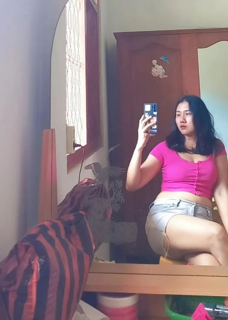 looking makes it hot_64