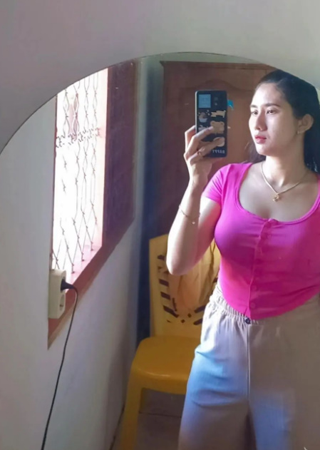 looking makes it hot_64