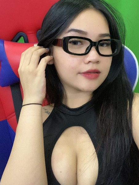 looking makes it hot_65