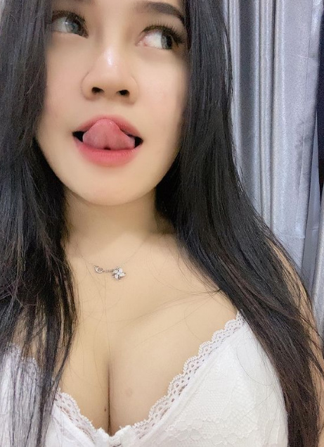 looking makes it hot_65