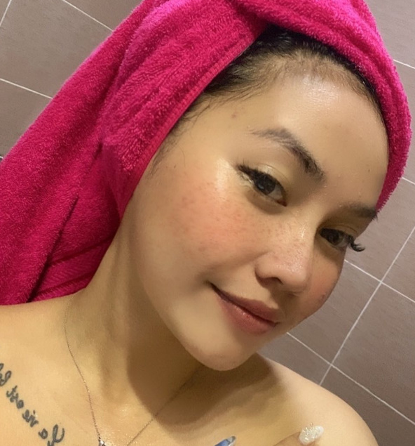 looking makes it hot_65