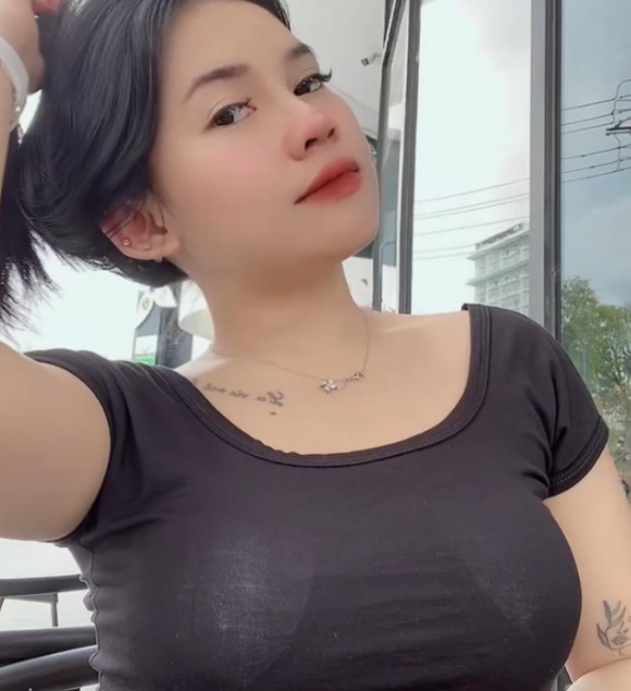 looking makes it hot_65