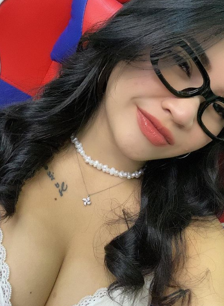 looking makes it hot_65