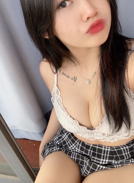 looking makes it hot_65