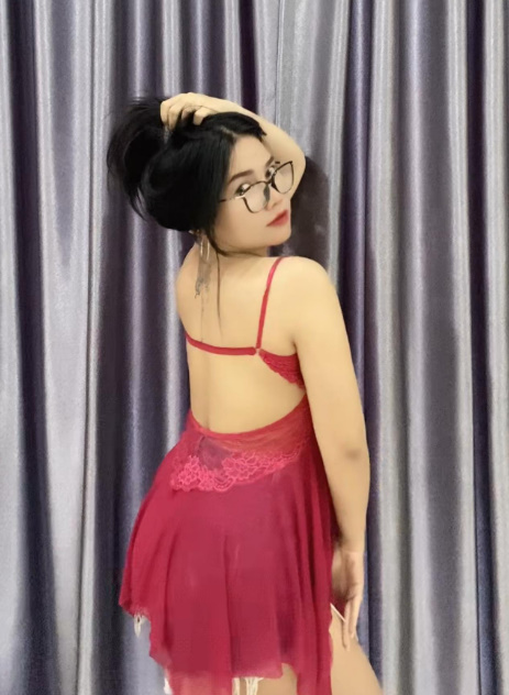 looking makes it hot_65