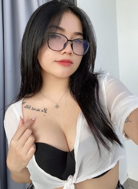 looking makes it hot_65