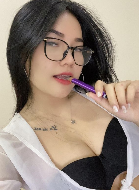 looking makes it hot_65