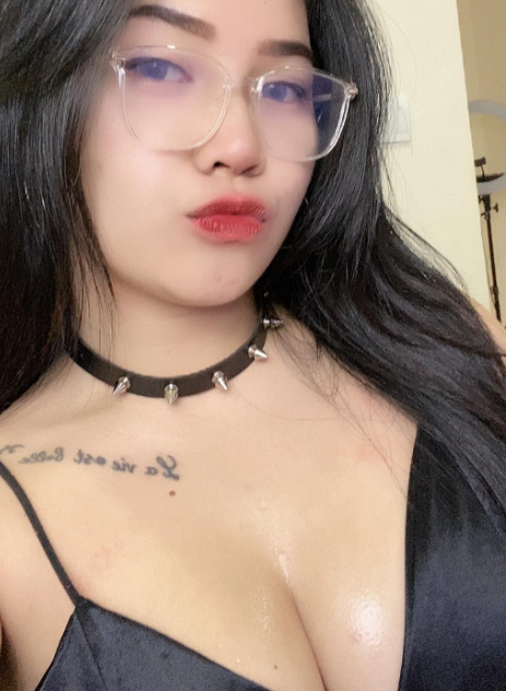 looking makes it hot_65