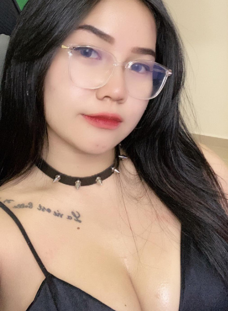 looking makes it hot_65