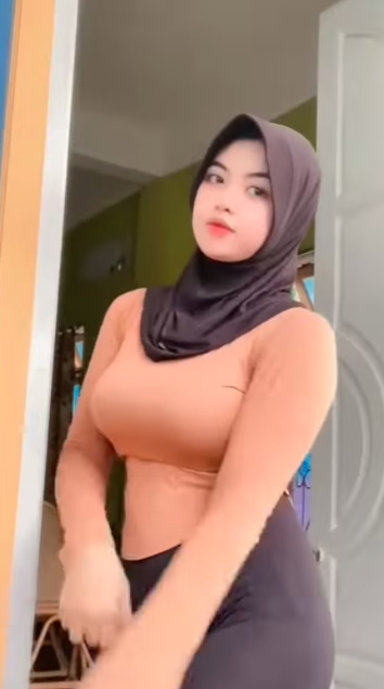 looking makes it hot_66