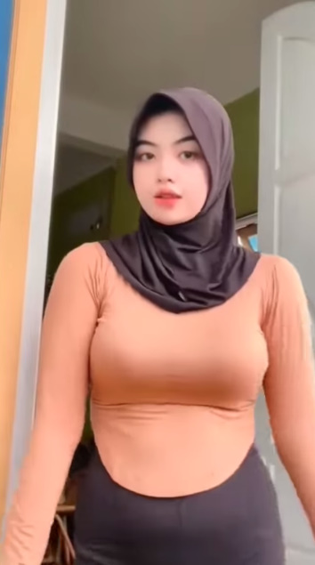 looking makes it hot_66