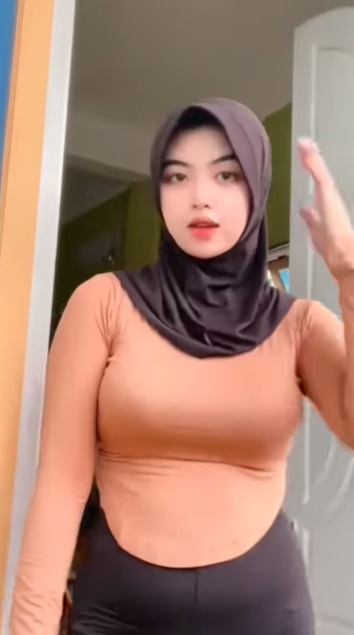 looking makes it hot_66