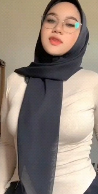 looking makes it hot_66