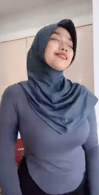 looking makes it hot_66