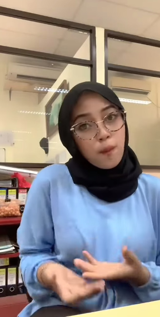 looking makes it hot_66