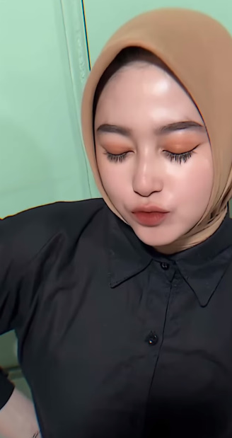 looking makes it hot_66