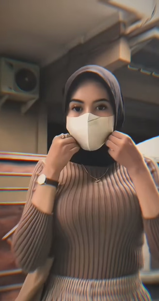 looking makes it hot_66