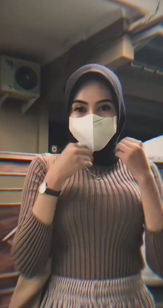 looking makes it hot_66