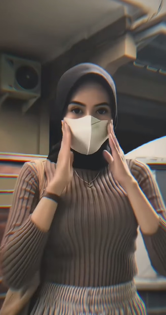 looking makes it hot_66