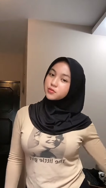 looking makes it hot_66