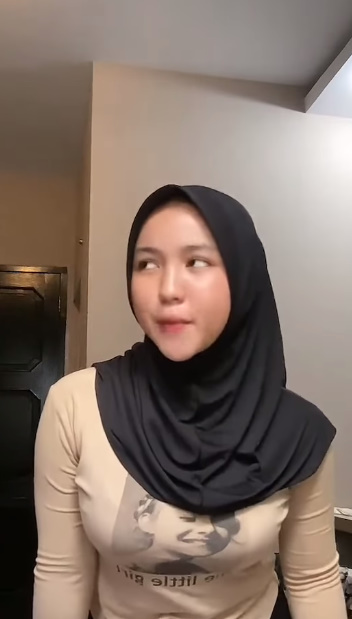 looking makes it hot_66