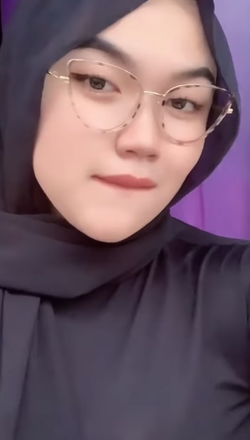 looking makes it hot_66