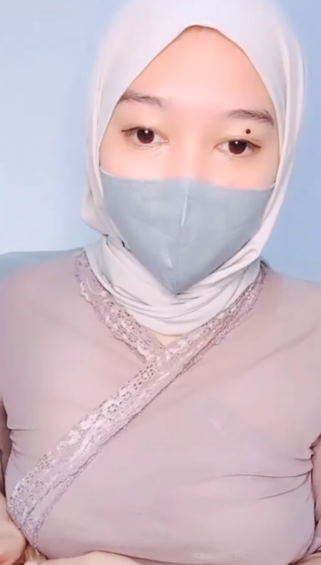 looking makes it hot_66