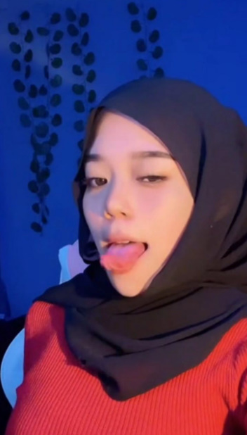 looking makes it hot_66