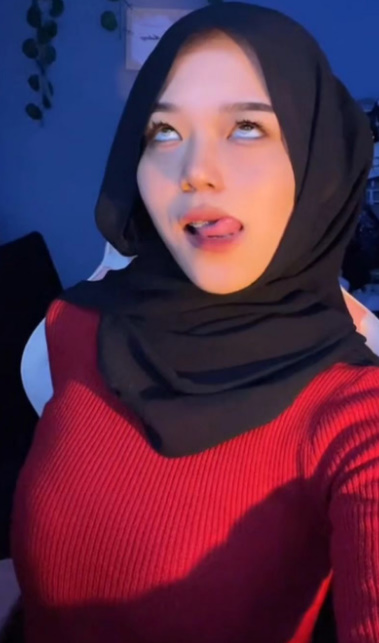 looking makes it hot_66