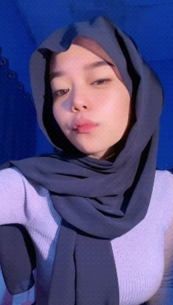 looking makes it hot_66