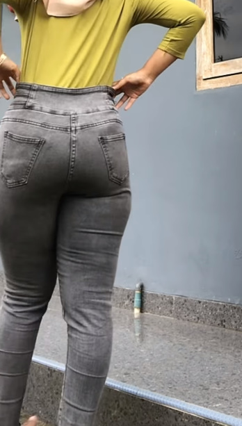 looking makes it hot_66