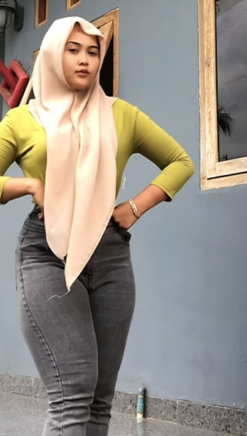 looking makes it hot_66