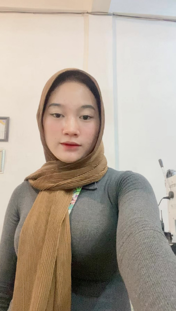 looking makes it hot_66