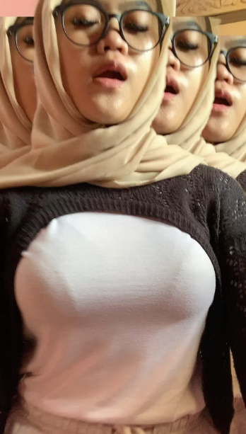 looking makes it hot_66