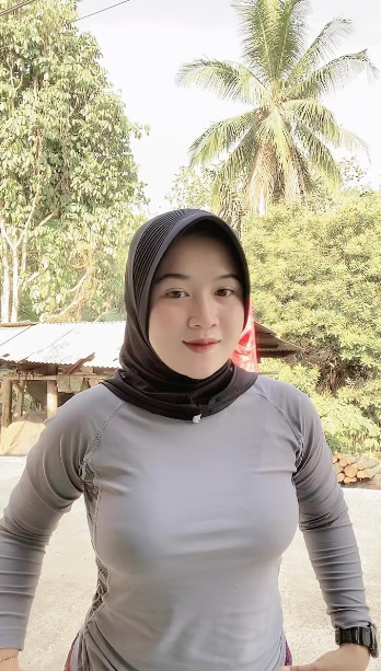 looking makes it hot_66