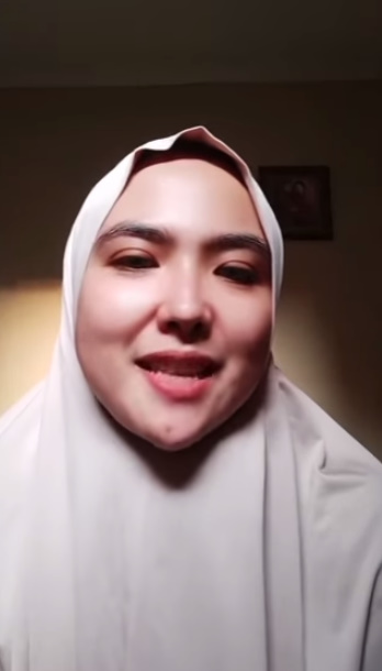 looking makes it hot_66