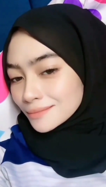 looking makes it hot_66