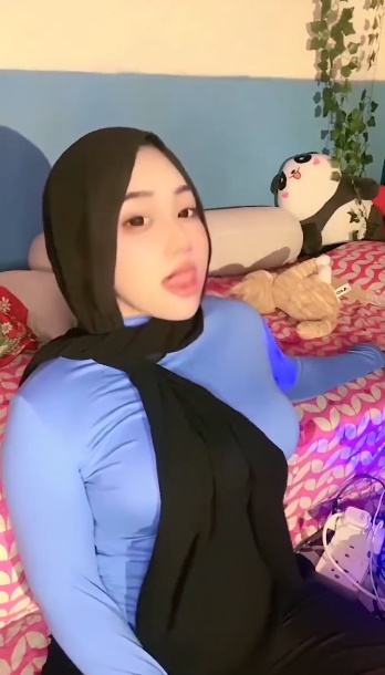 looking makes it hot_66