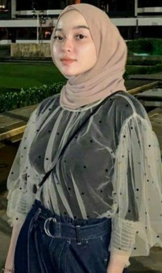 looking makes it hot_67