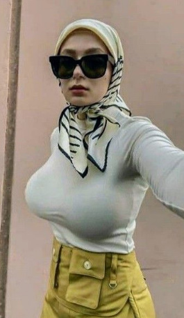 looking makes it hot_67