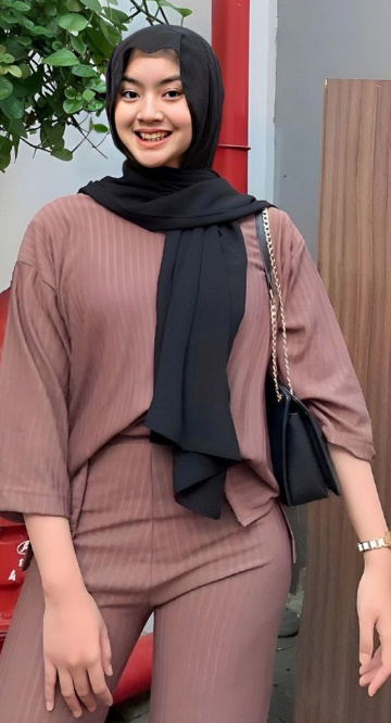 looking makes it hot_67