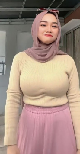 looking makes it hot_67