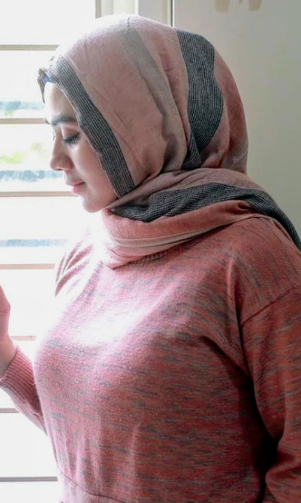 looking makes it hot_67