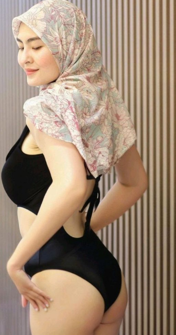 looking makes it hot_67