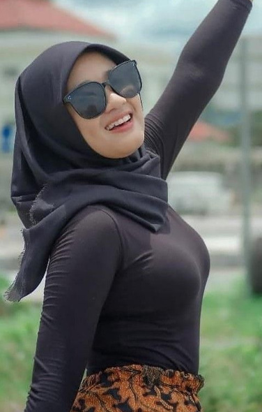 looking makes it hot_67