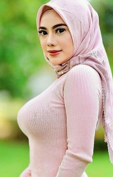 looking makes it hot_67