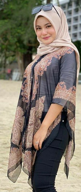 looking makes it hot_67